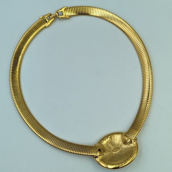 Vintage Gold Tone Snake/Omega Chain Black Lucite Cabachion Rhinestones Necklace - Picture 7 of 12